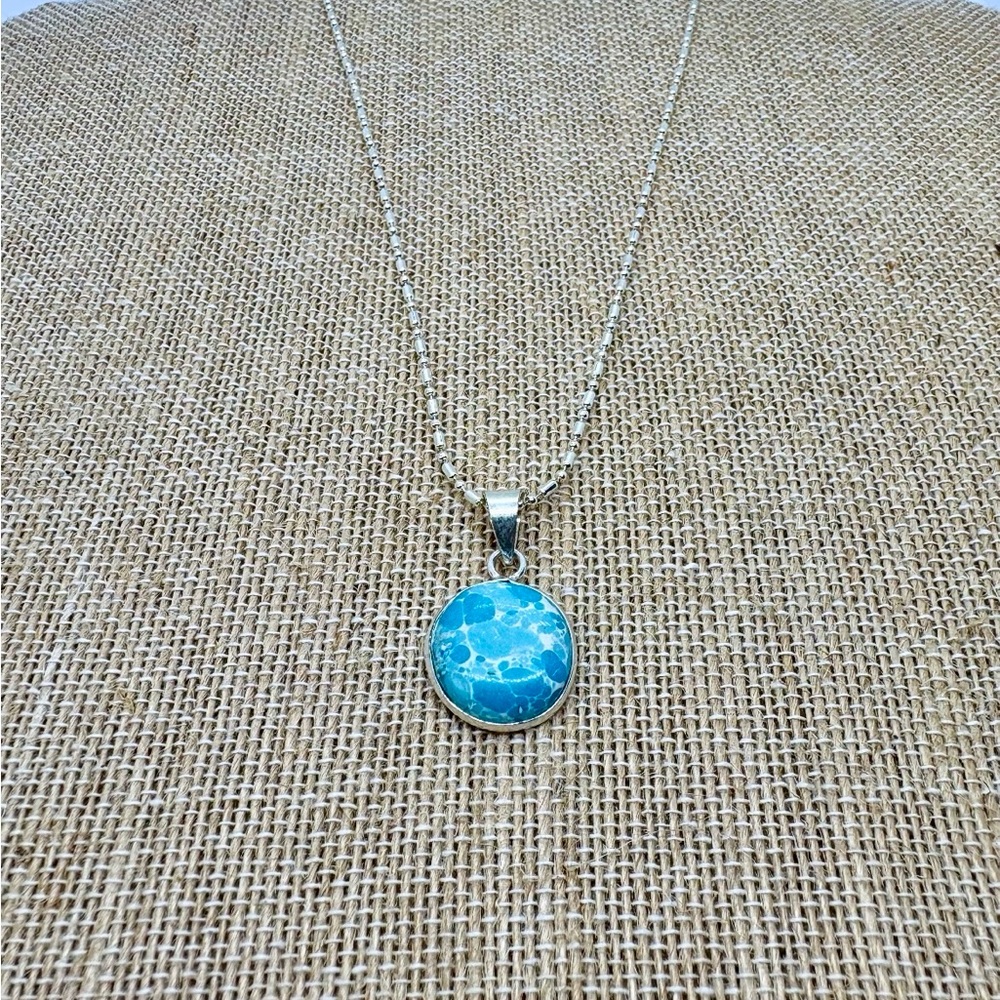 Elegant Blue Pendant Necklace